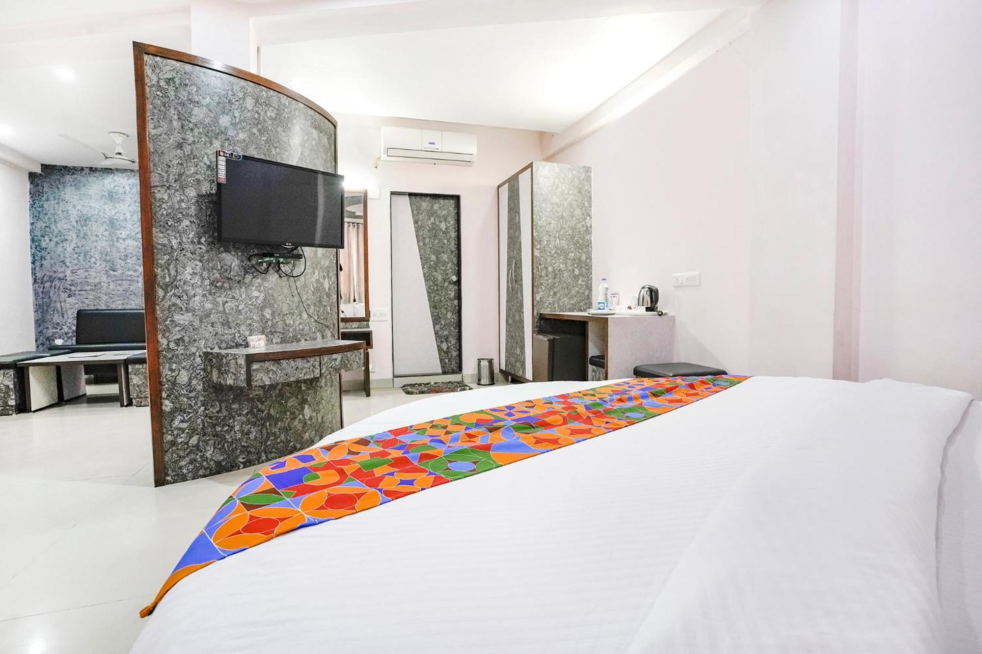 Fabhotel Skylon, Near Mahatma Mandir Gandhinagar Zewnętrze zdjęcie