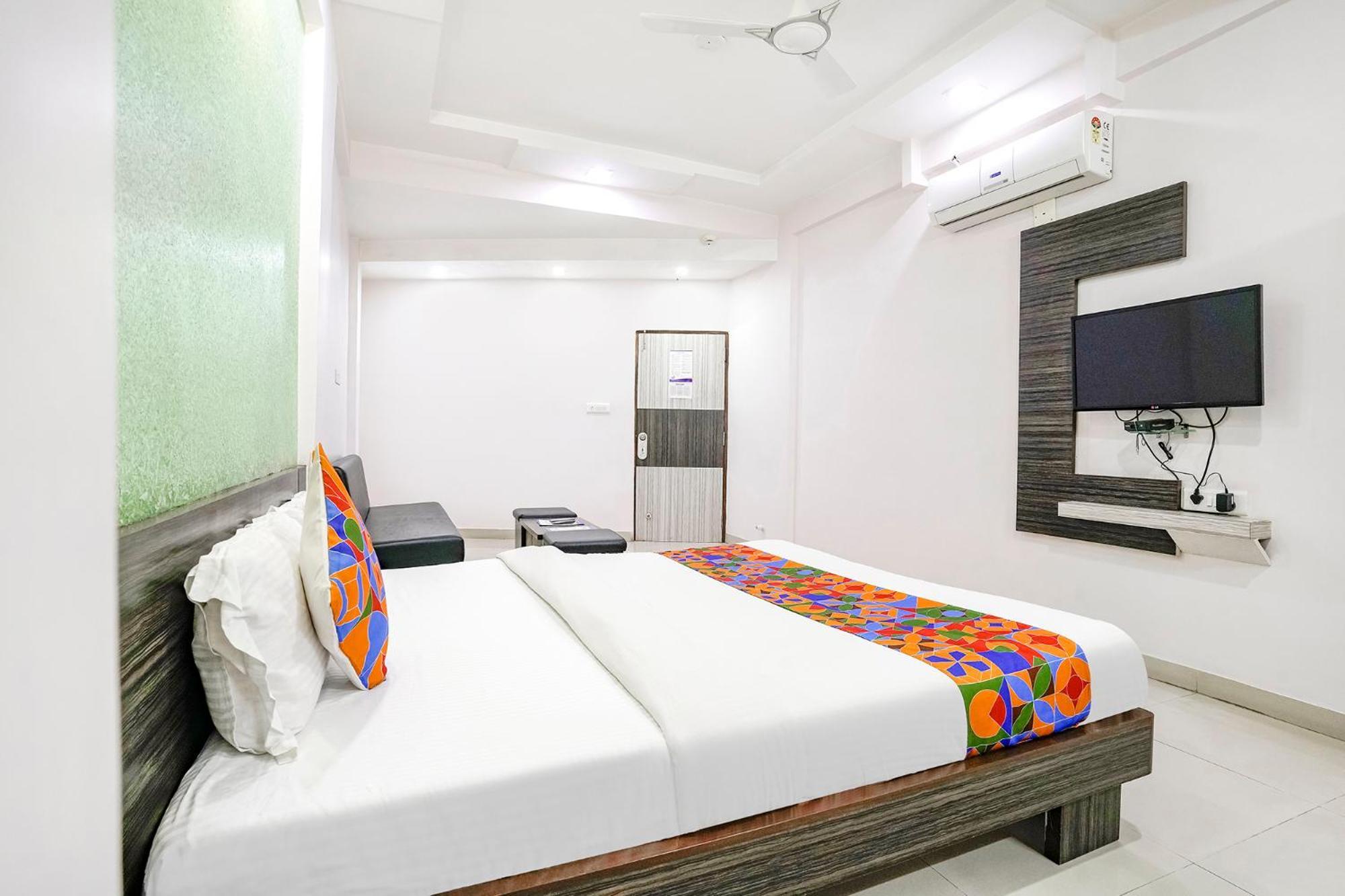Fabhotel Skylon, Near Mahatma Mandir Gandhinagar Zewnętrze zdjęcie