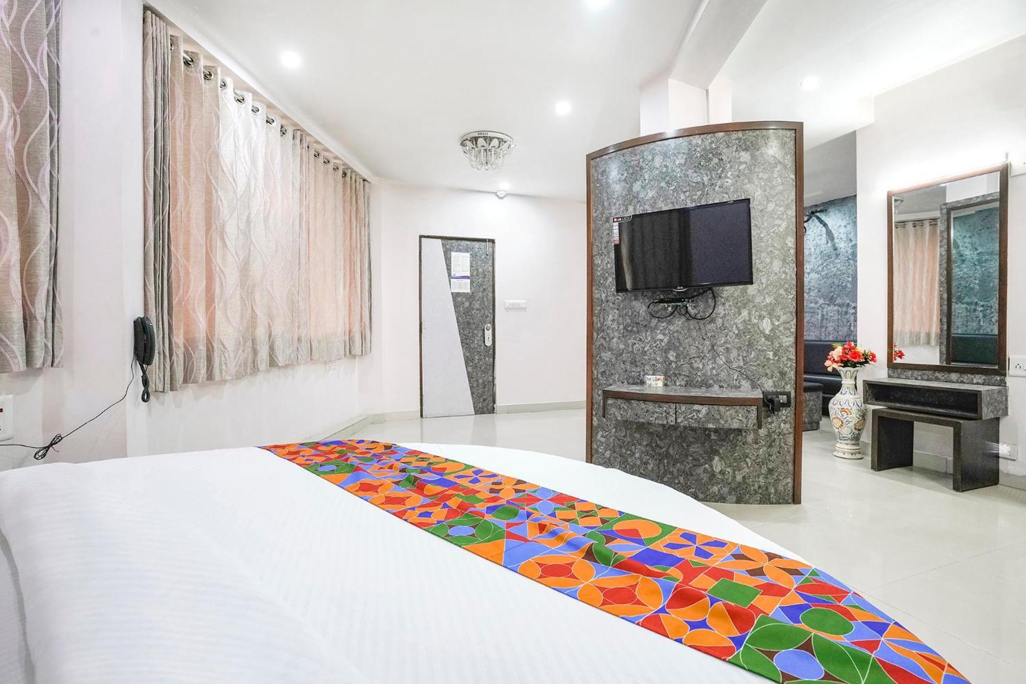 Fabhotel Skylon, Near Mahatma Mandir Gandhinagar Zewnętrze zdjęcie