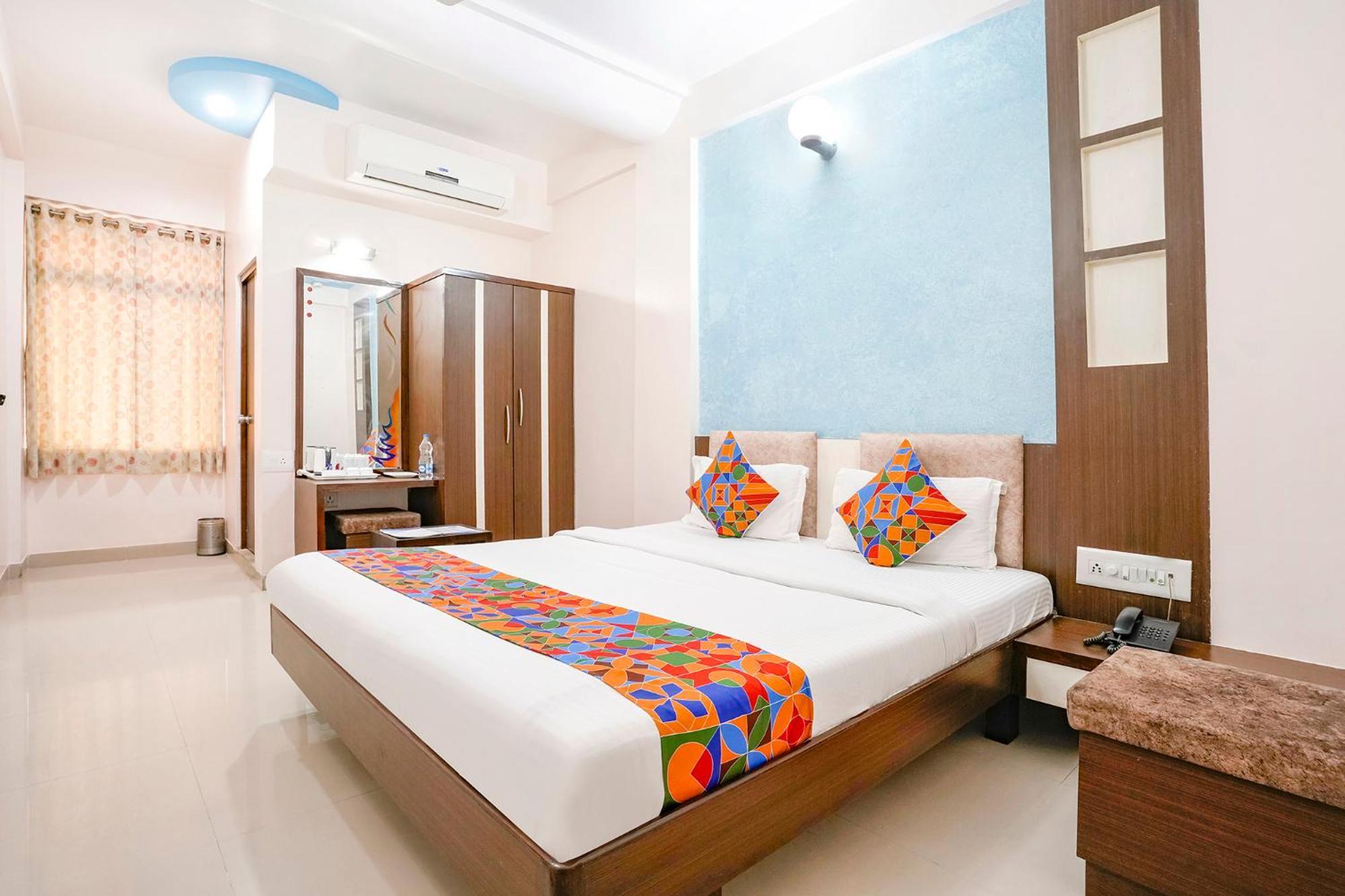 Fabhotel Skylon, Near Mahatma Mandir Gandhinagar Zewnętrze zdjęcie